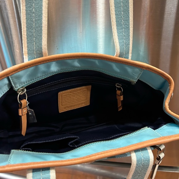 Small Coach tote - Picture 2 of 2